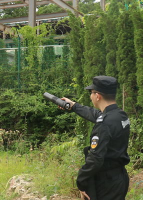 Easy Operation GPS Signal Jammer Flashlight With 10000LM Strong Lighting